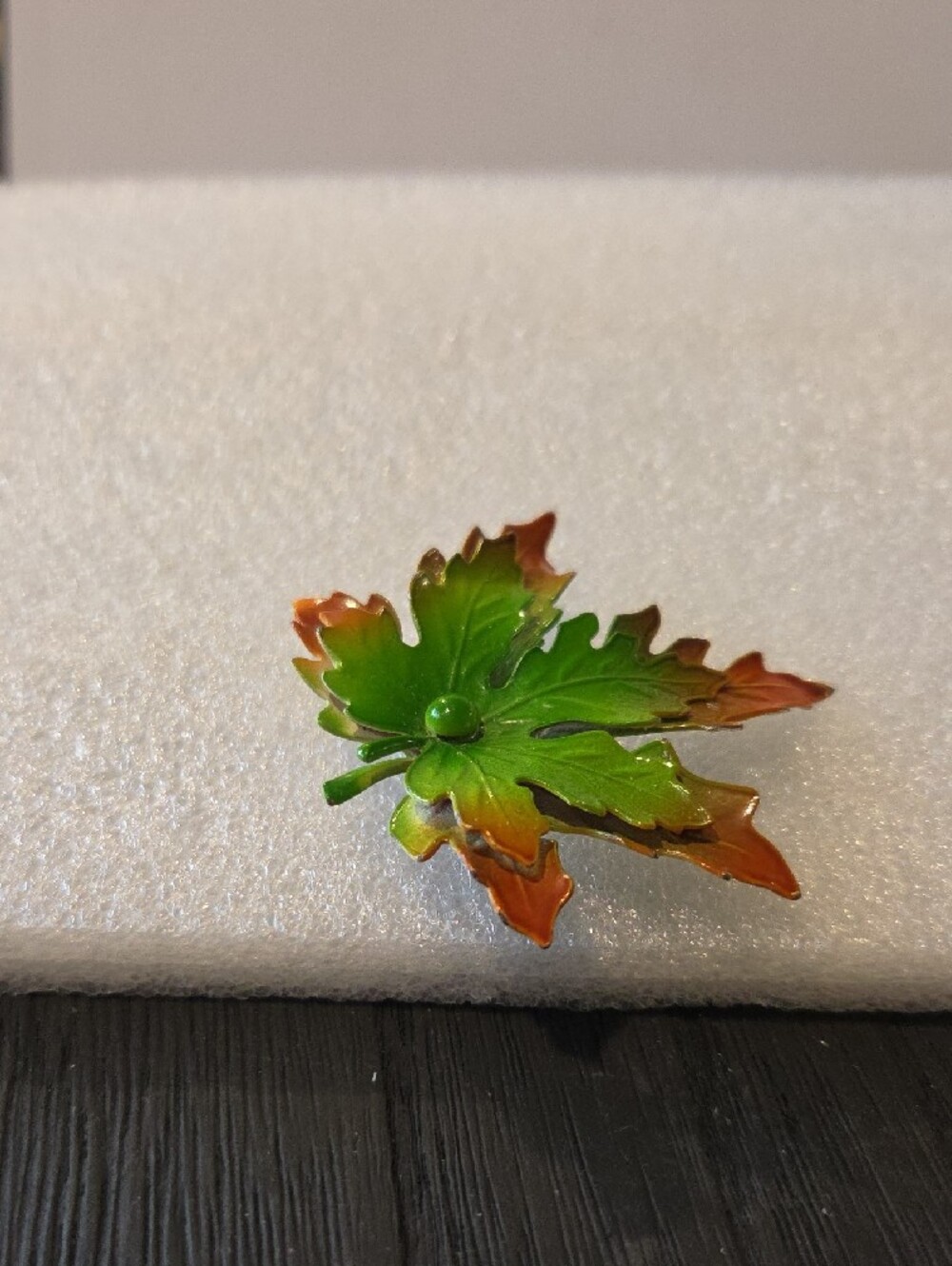 Green and Orange Maple Leaf Brooch - Picture 4 of 4